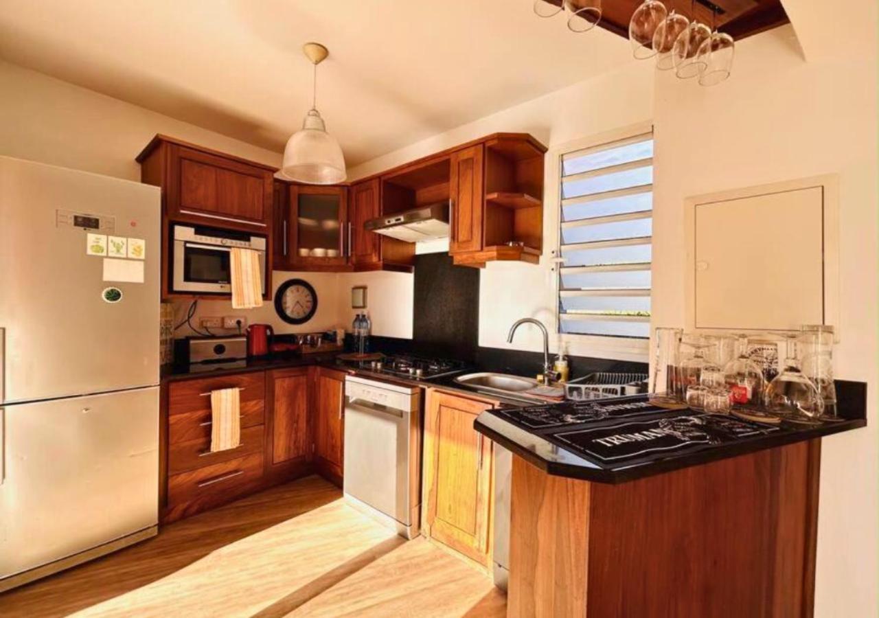 Scenic Riverfront 2 Bedroom Villa In Port Chambly Baie-du-Tombeau Dış mekan fotoğraf