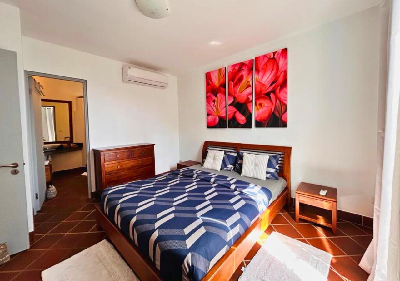 Scenic Riverfront 2 Bedroom Villa In Port Chambly Baie-du-Tombeau Dış mekan fotoğraf